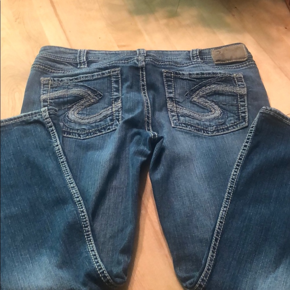 Women’s silver jeans. Excellent condition.